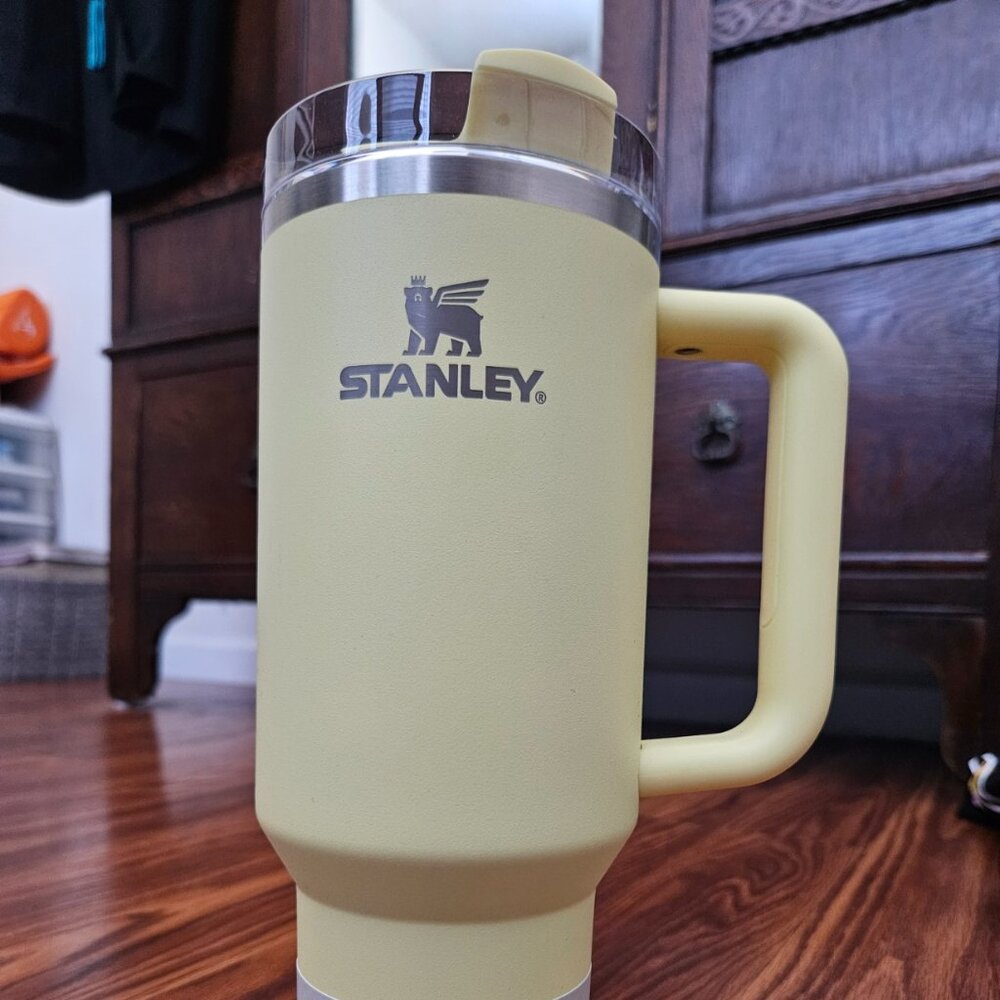 POMELO 40oz Stanley  Quencher Tumbler pastel yellow NEW